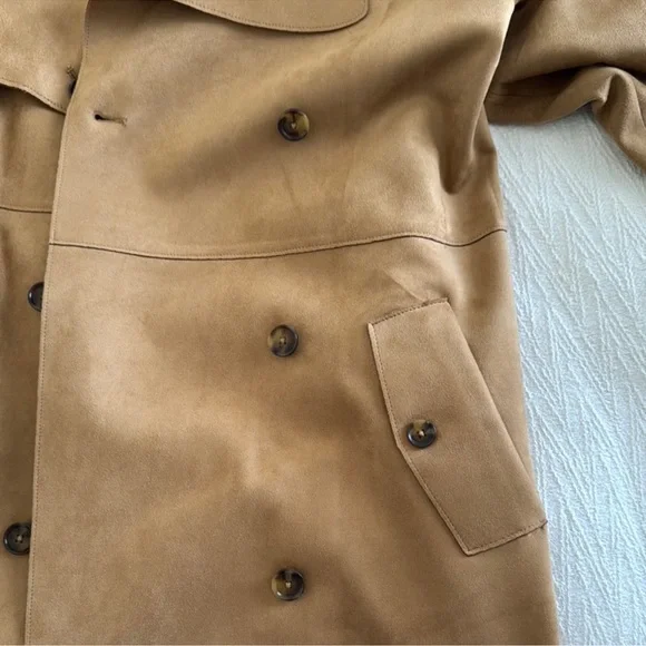 Tan Double-Breasted Women's Coat. Perfect spring trench. - Picture 3 of 4